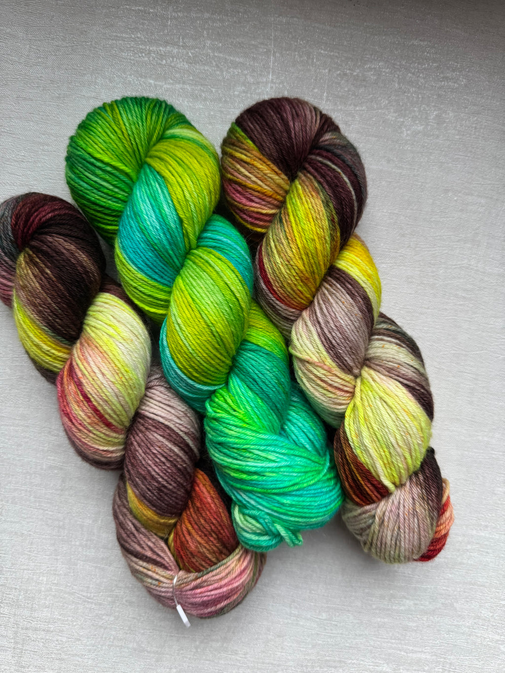 B-Ware-Set
Handgefärbte Merino Sockenwolle 100g, 6-fach