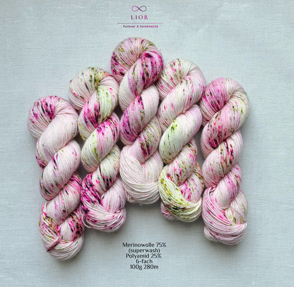 Handgefärbte Wolle, 100g, Sockenwolle, Merinowolle, 6-fach. hand-dyed sock yarn