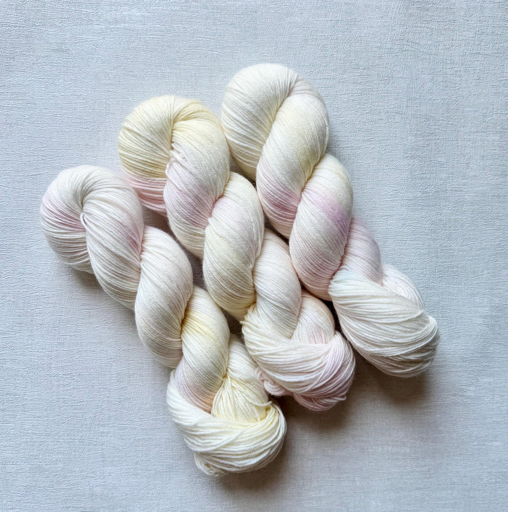 Handgefärbte Merino Sockenwolle 100g, 4-fach | Hand Dyed Merino Sock Yarn | Fingering Weight Yarn
