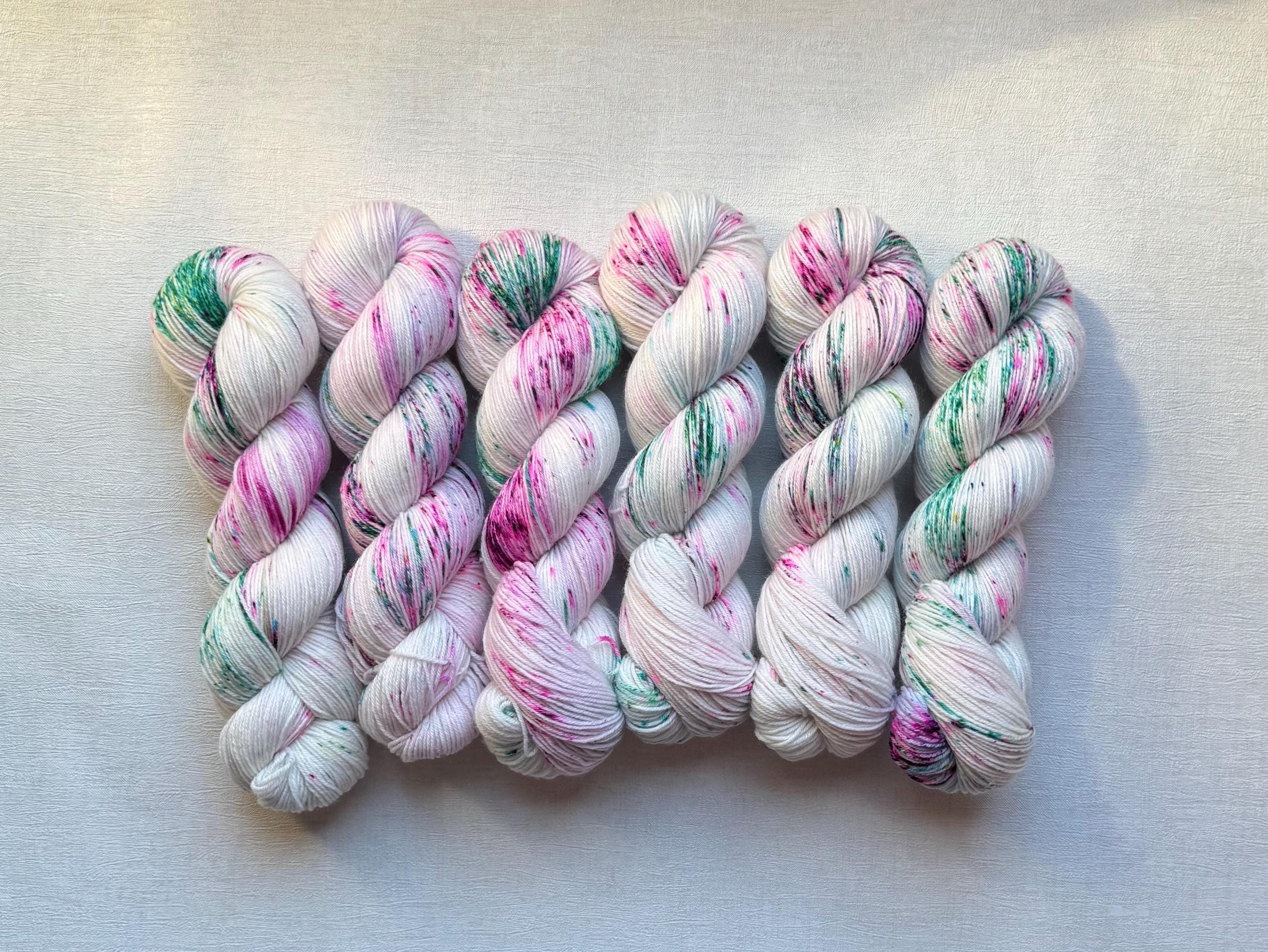 Handgefärbte Merino Sockenwolle 100g, 4-fach | Hand Dyed Merino Sock Yarn | Fingering Weight Yarn