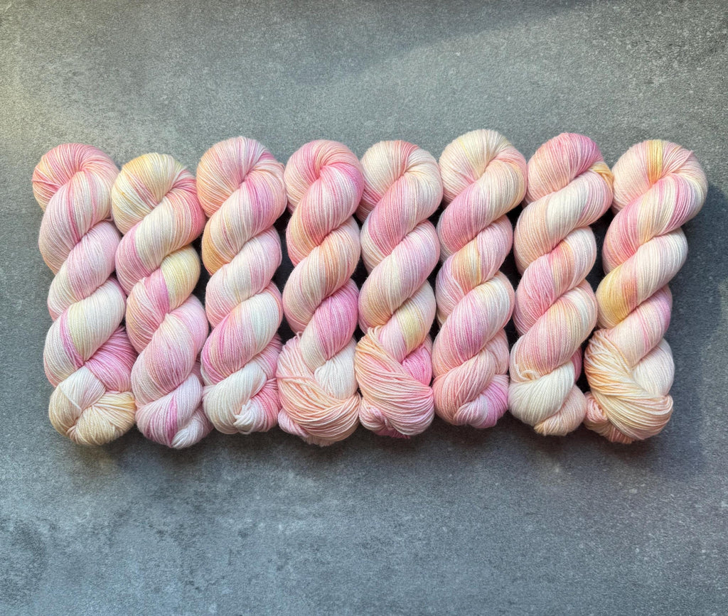 Handgefärbte Merino Sockenwolle 100g, 4-fach | Hand Dyed Merino Sock Yarn | Fingering Weight Yarn