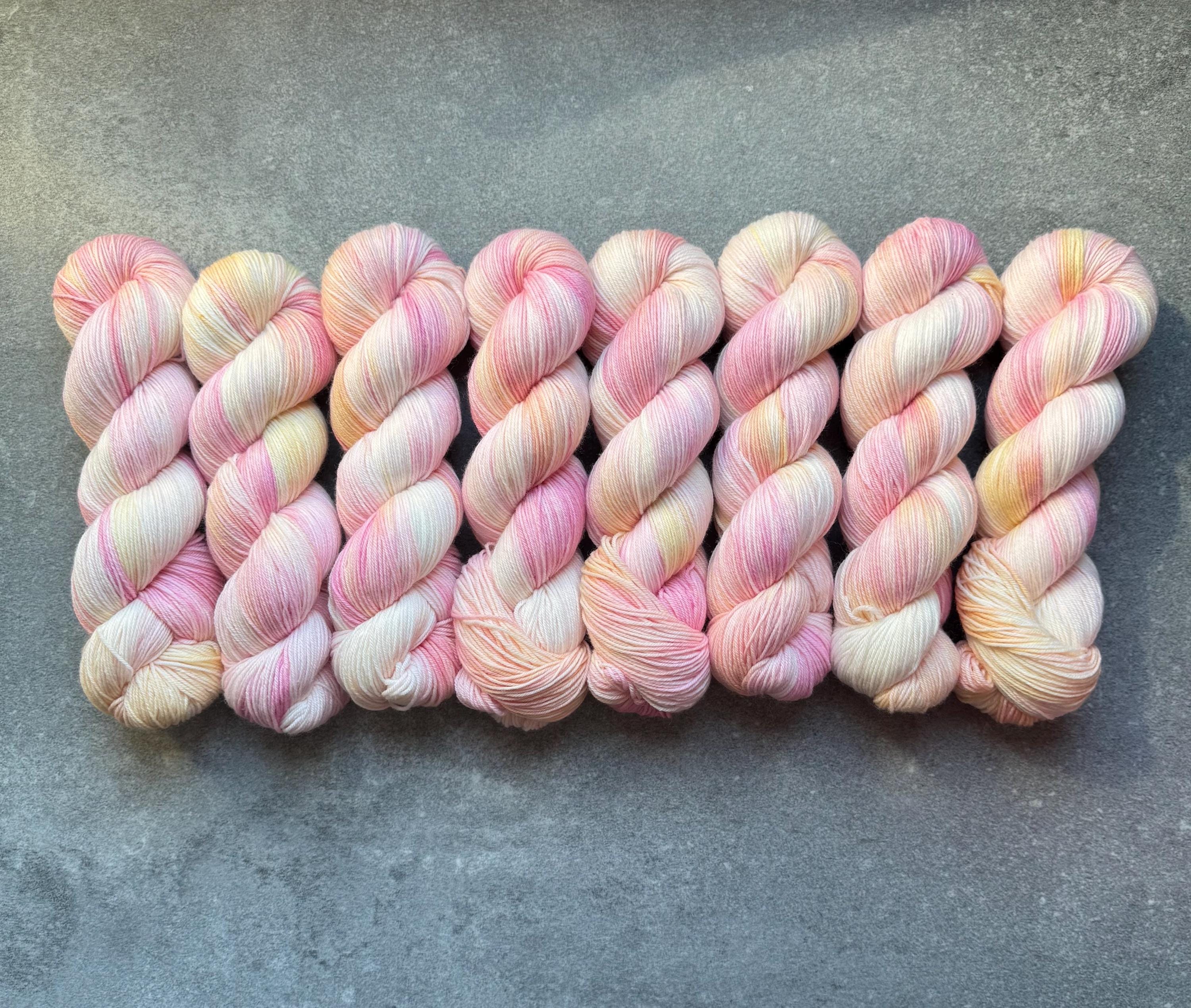Handgefärbte Merino Sockenwolle 100g, 4-fach | Hand Dyed Merino Sock Yarn | Fingering Weight Yarn